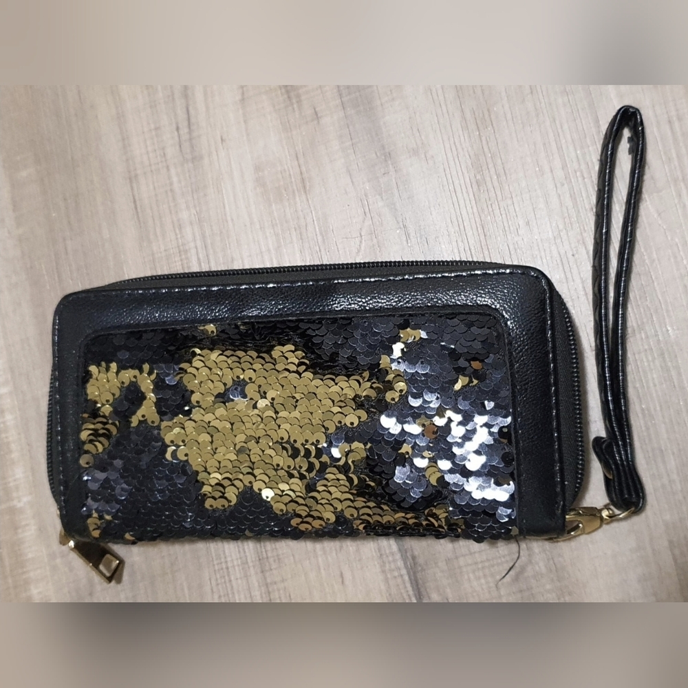Cute chic gold and black sequins wallet with zipper compartmet